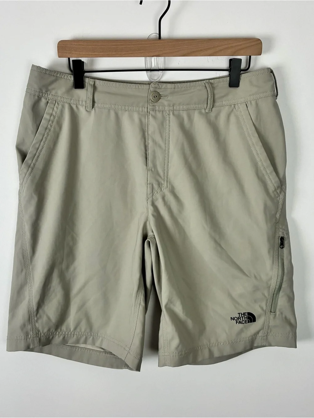 The North Face Men's Dune Beige Flashdry Performance Active Shorts Outdoors 32